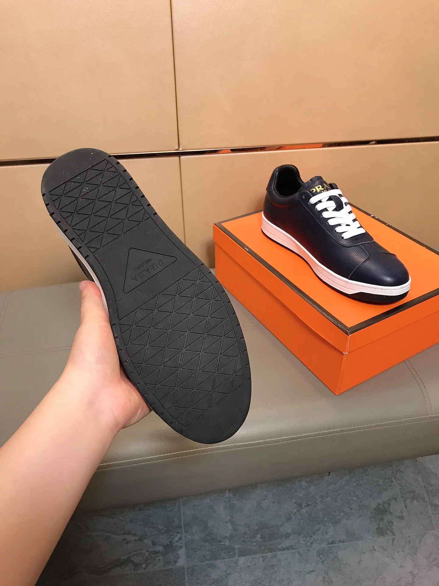 Ex-factory price 380 💎💎🆕Prada's latest casual and fashionable men's shoes👟hot style💥simple and elegant style, exclusive for trendy men. Unique latest brand elements👑, fashionable and generous, the fabric is original imported cowhide, pigskin breathable lining + feet, super comfortable and wear-resistant outsole, classic model taken in kind, size: 38-44